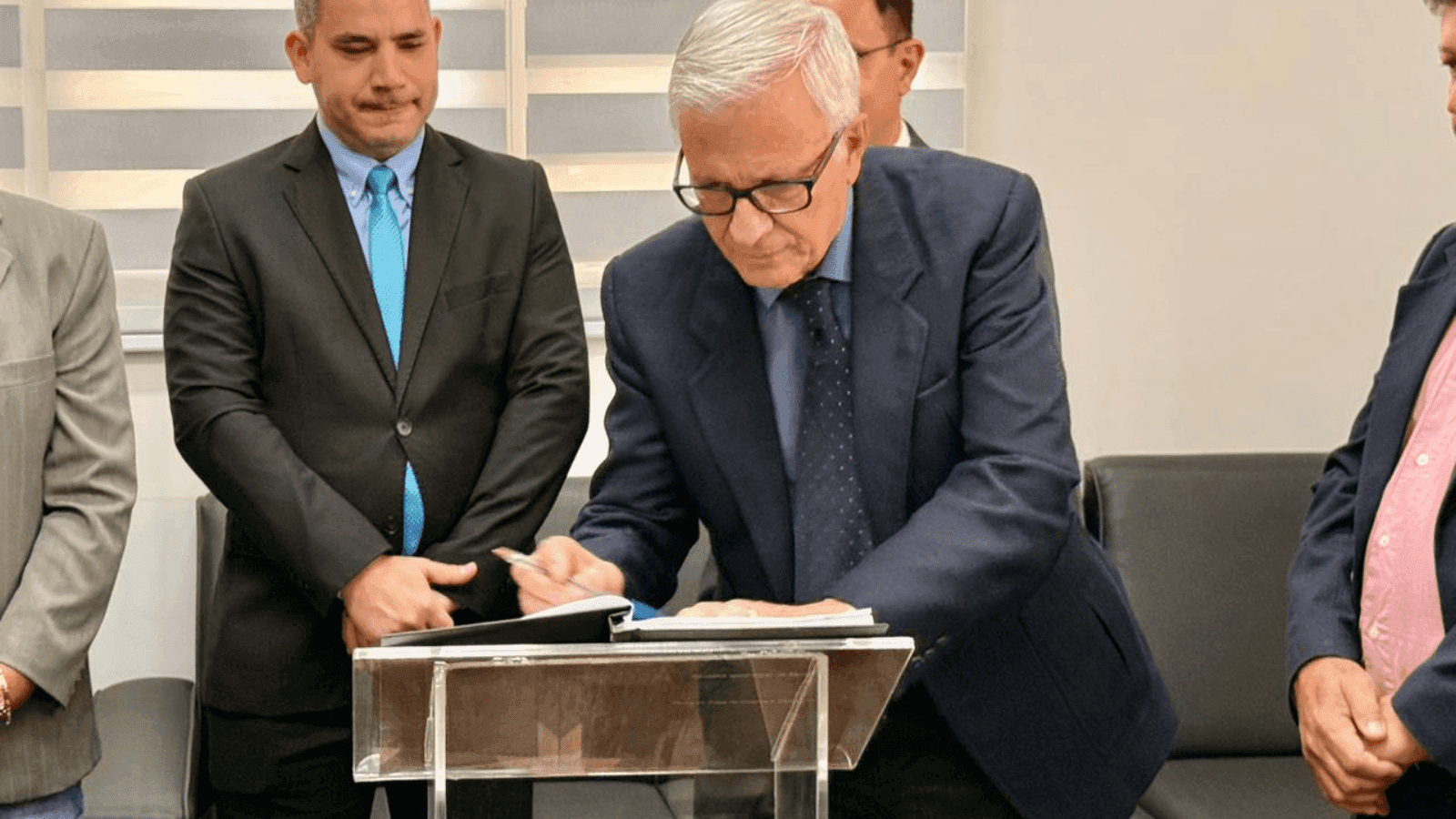 Ele ficará no cargo até o dia 26 de janeiro