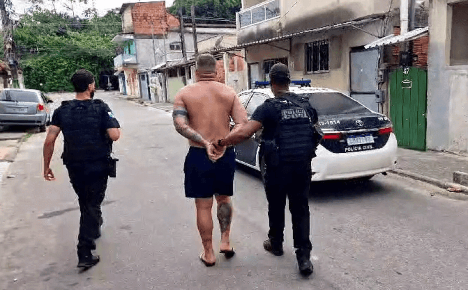 Os suspeitos foram detidos em Magé