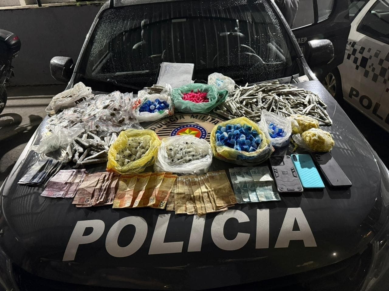 BAEP prende dois homens com drogas em São José dos Campos
