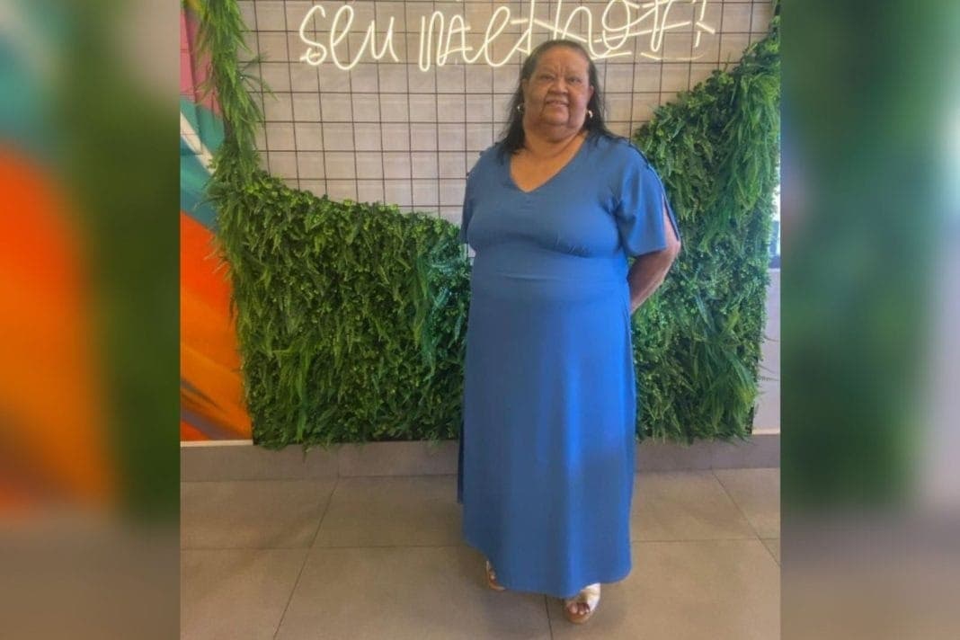 Professora aposentada de 75 anos