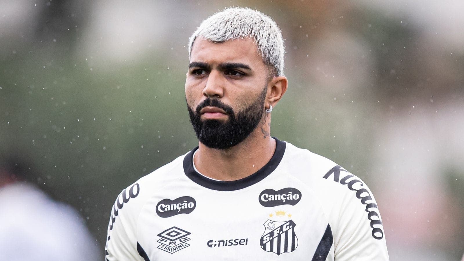 Gabigol é relacionado para Santos x Corinthians