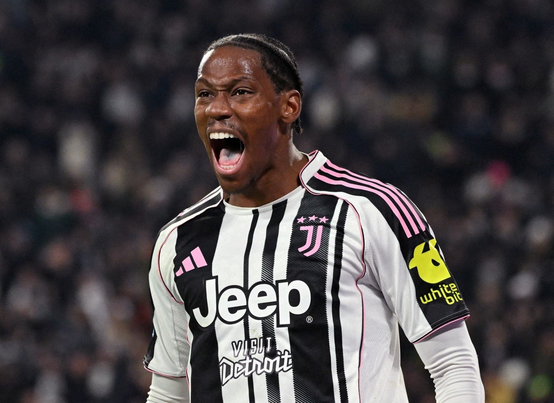 Jonathan David comemora gol da Juventus
