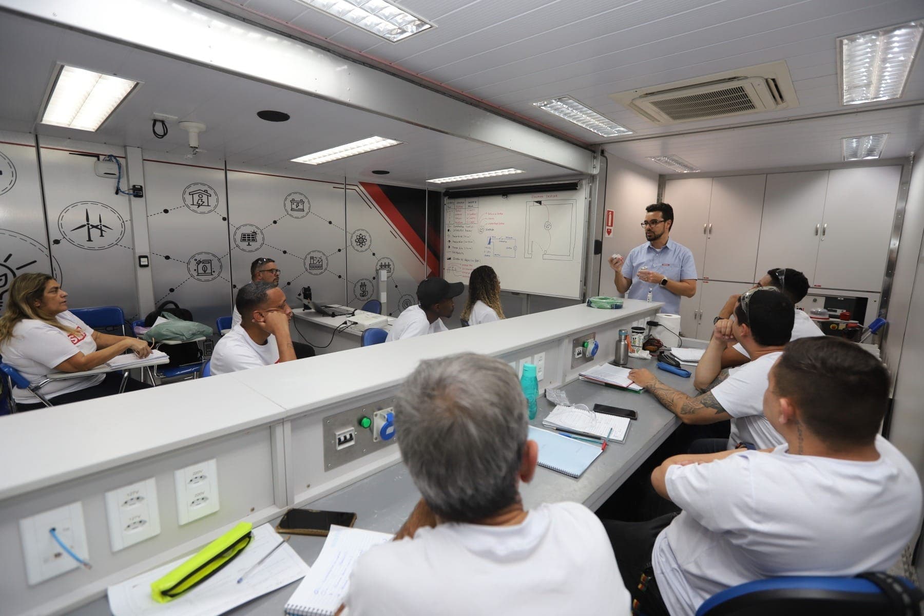 Prefeitura de Jacareí oferece curso de reparação em instalações elétricas