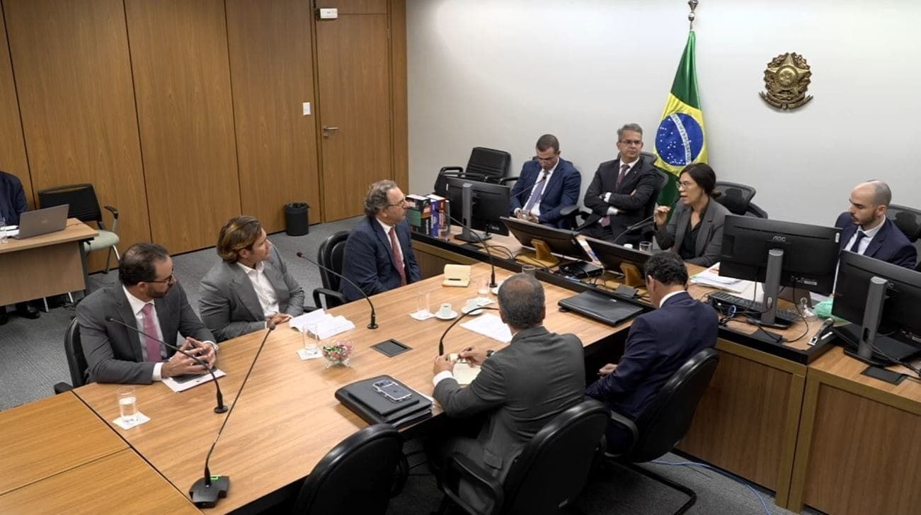 Vorcaro e Paulo Henrique Costa durante acareação