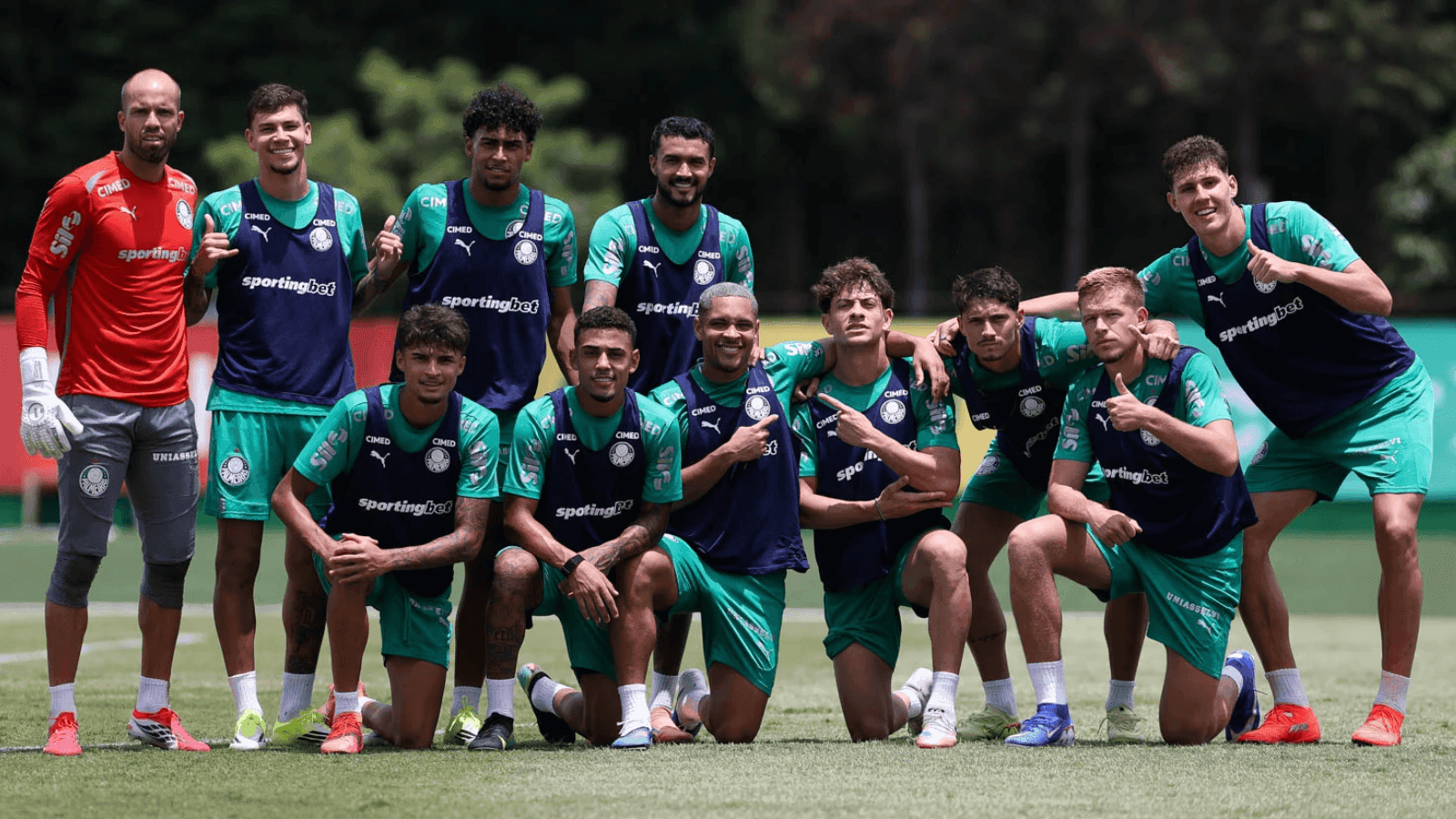 Jogadores do Palmeiras durante treino