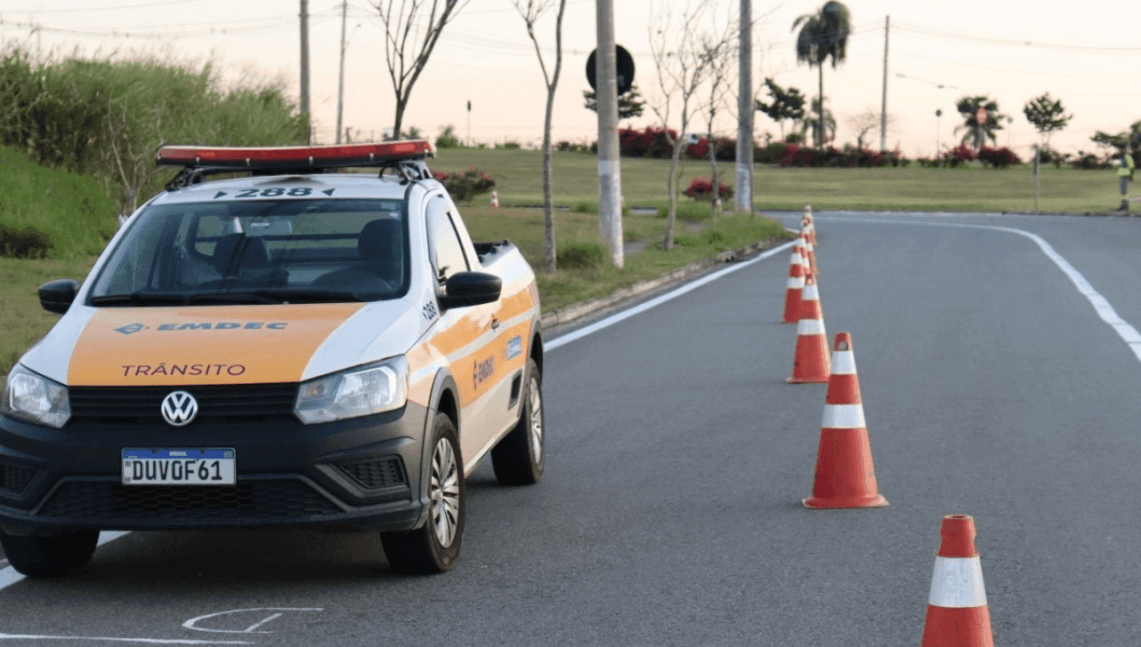 Ação é necessária para reparo em emissário de esgoto, diariamente, entre 8h30 e 16h
