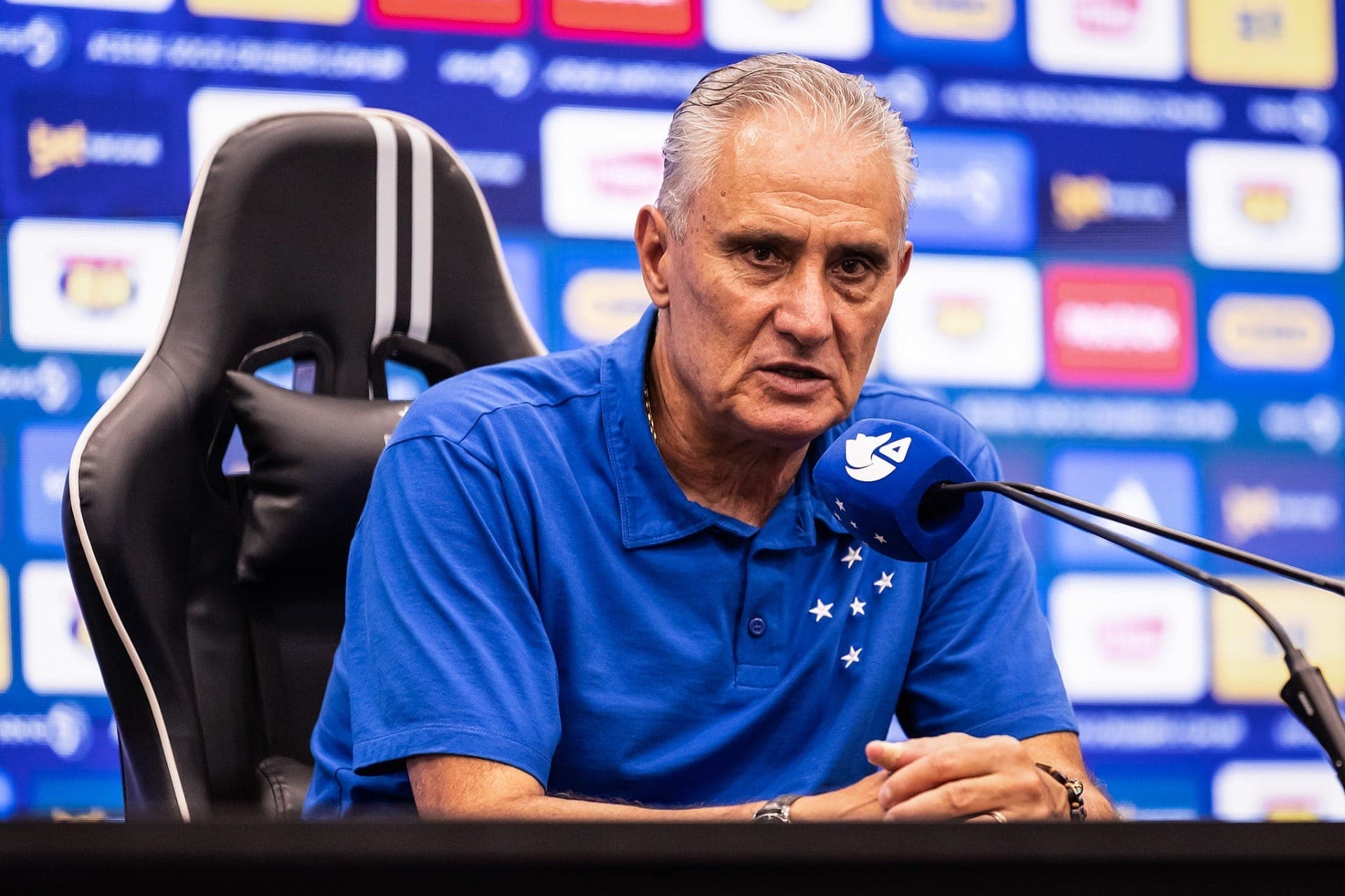 Tite é o atual técnico do Cruzeiro, mas encontra-se pressionado no cargo