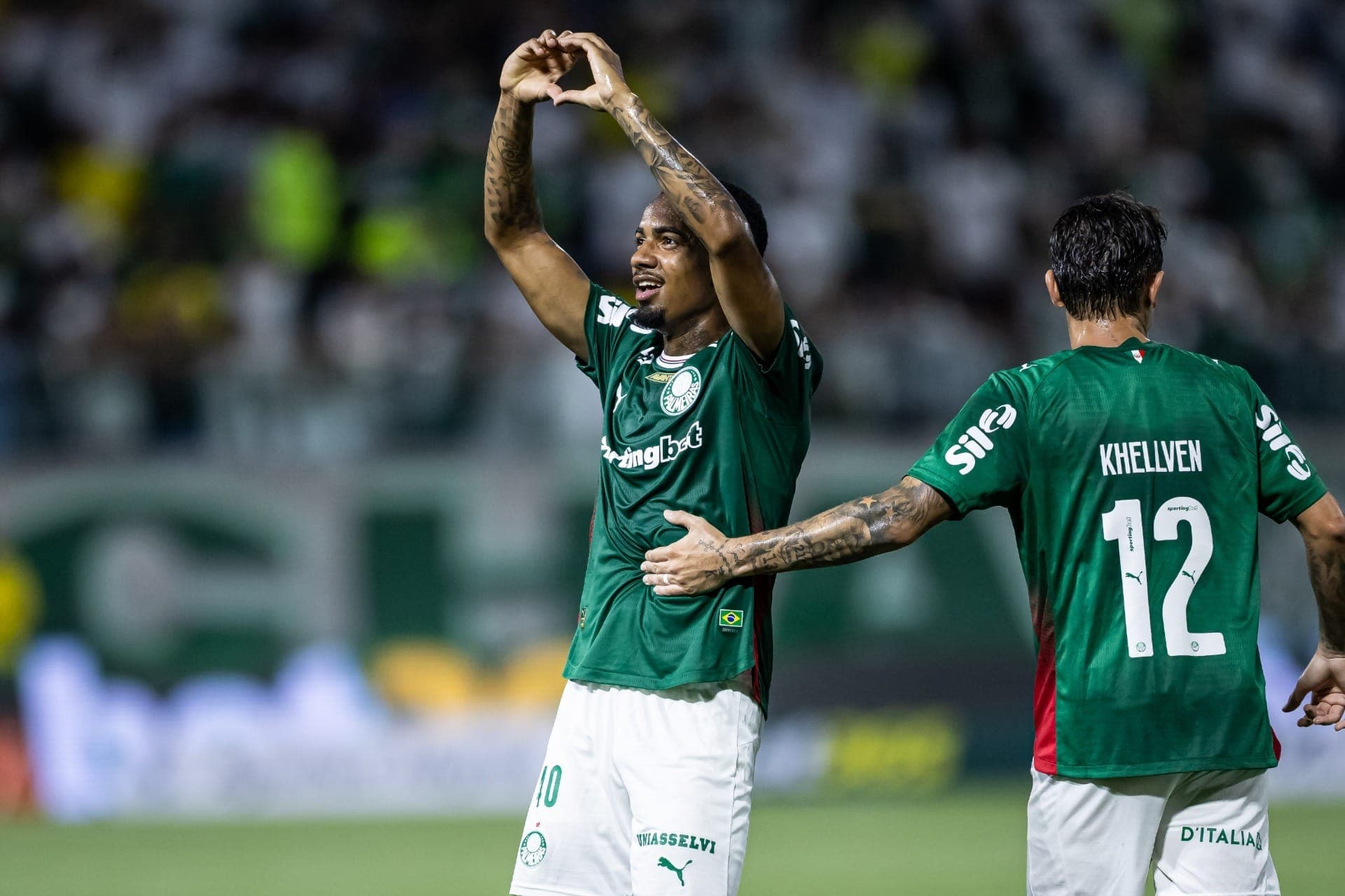 Allan comemora gol pelo Palmeiras