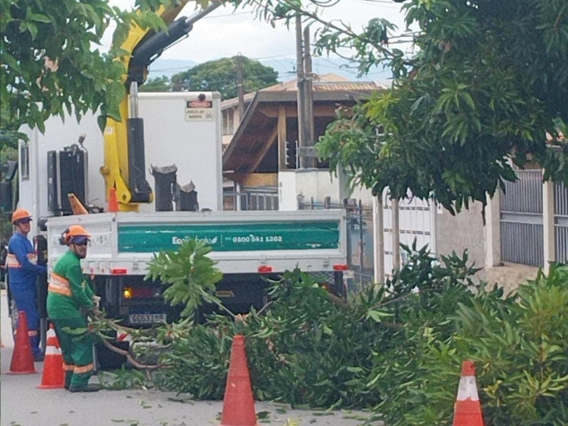 Prefeitura de Taubaté segue no atendimento às ocorrências após forte chuva