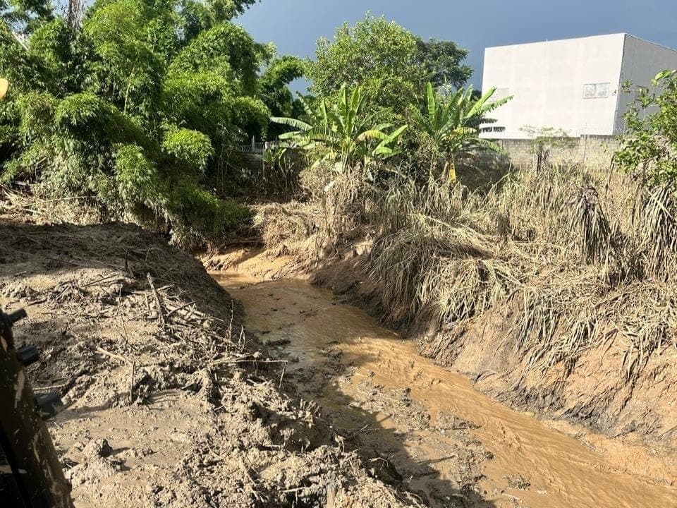 Prefeitura de Taubaté conclui desassoreamento de córrego no Gurilândia
