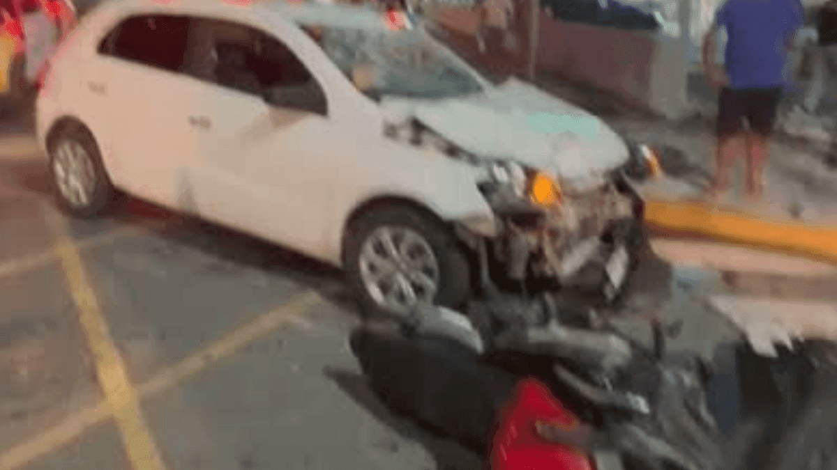 Acidente entre carro e moto deixa duas pessoas feridas em São Sebastião