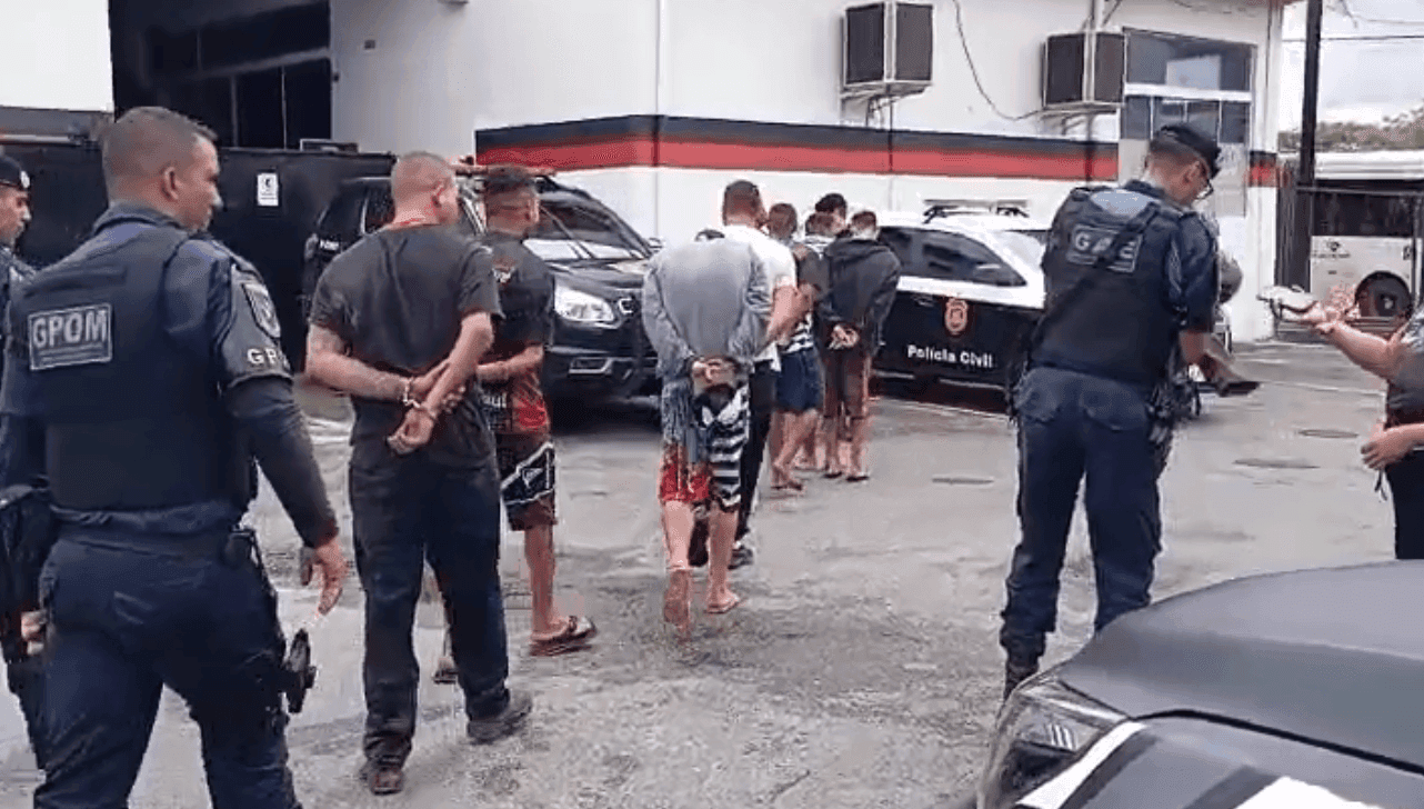 Os homens que estavam no local foram presos