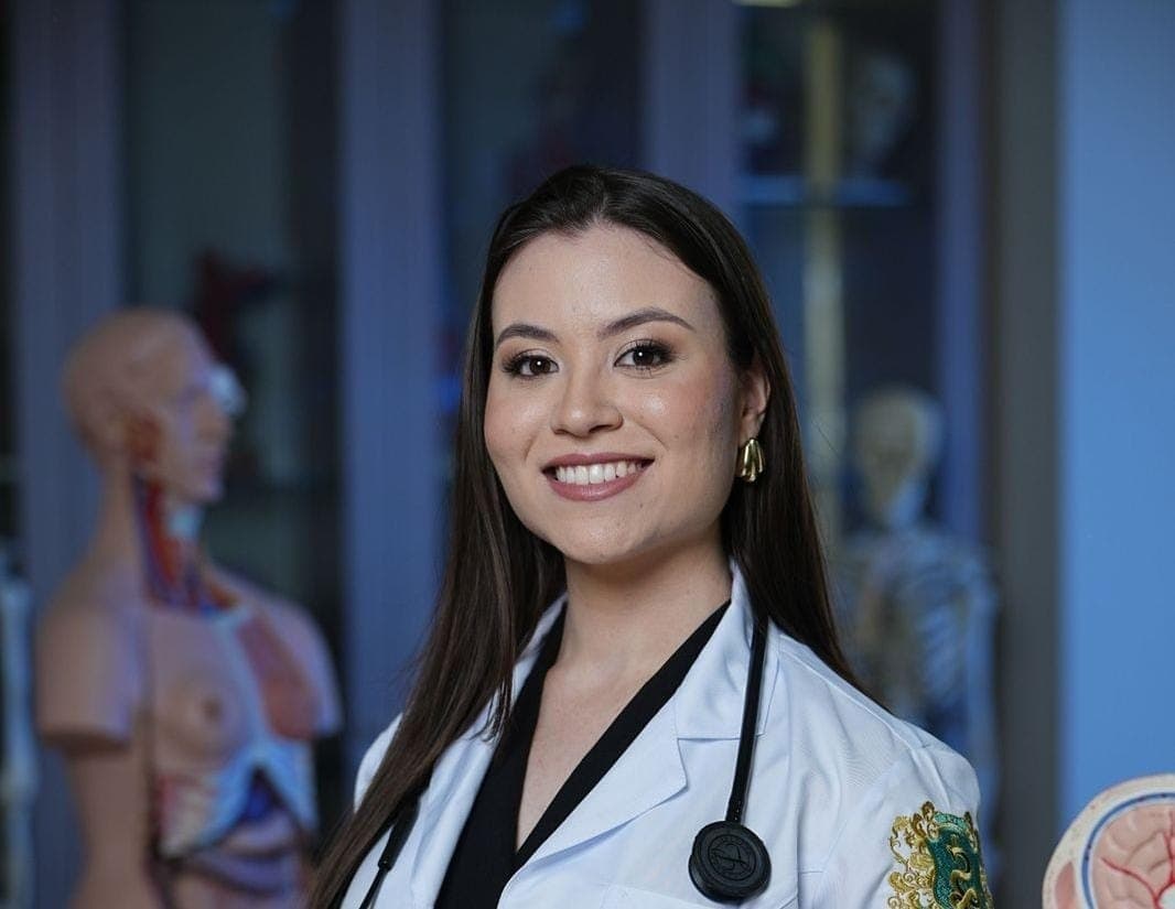 Fabrícia Moreira Bertini, estudante de Medicina, conquistou a vaga com apoio do FIES após anos de preparação