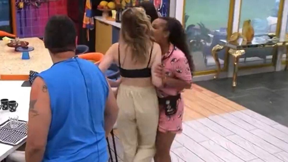 Sol avançou em Ana Paula Renault 