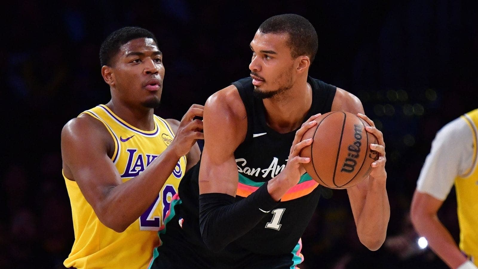 Wembanyama deu show contra o Lakers 