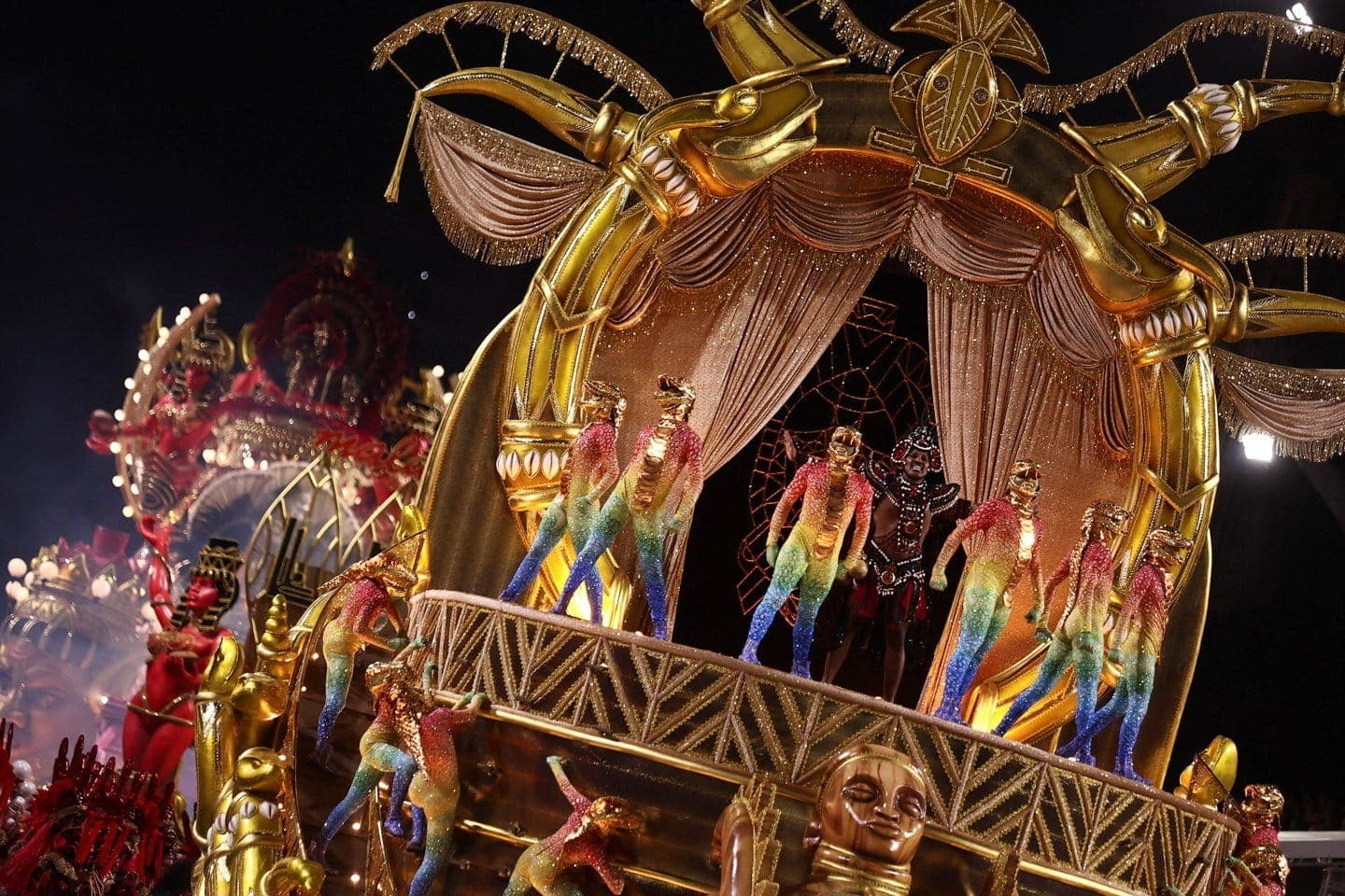 Desfile Mocidade Alegre, campeã do Carnaval paulista