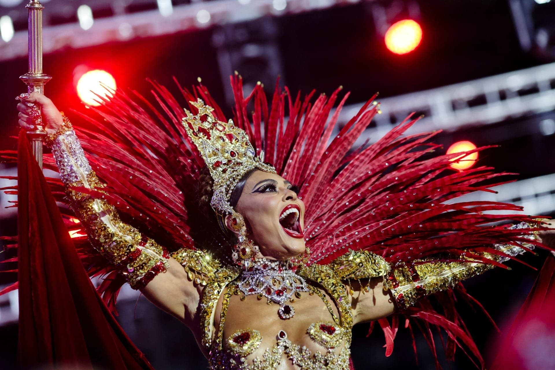 Juliana Paes é a rainha de bateria da Viradouro, campeã do Carnaval 2026