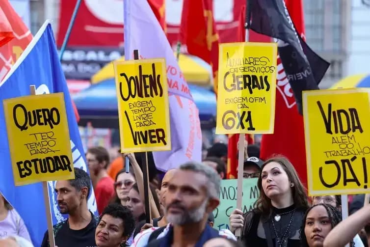 Manifestação a favor do fim da escala 6x1
