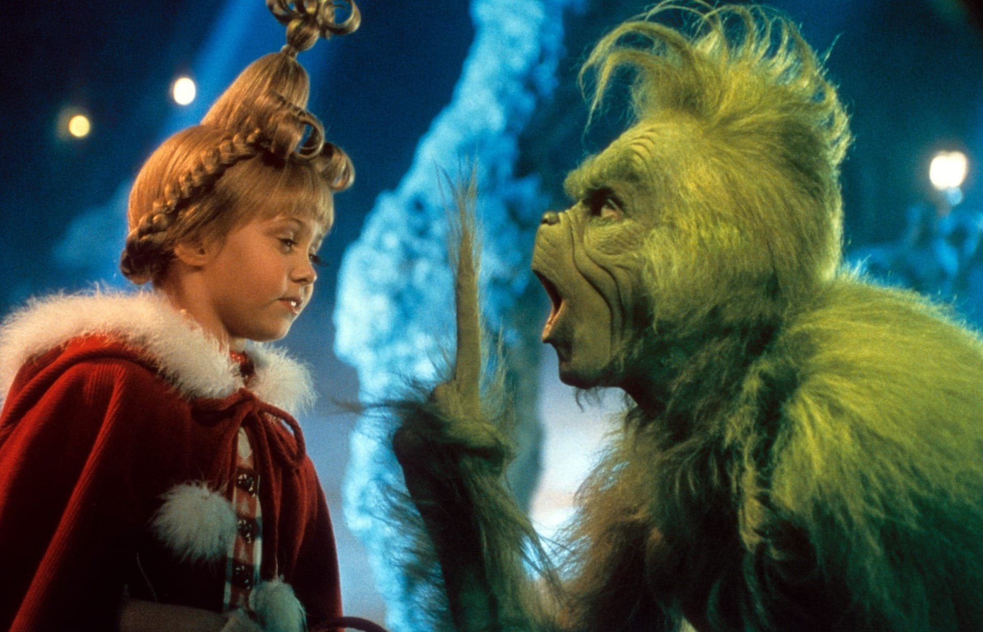Jim Carrey e Taylor Momsen em O Grinch (2000)