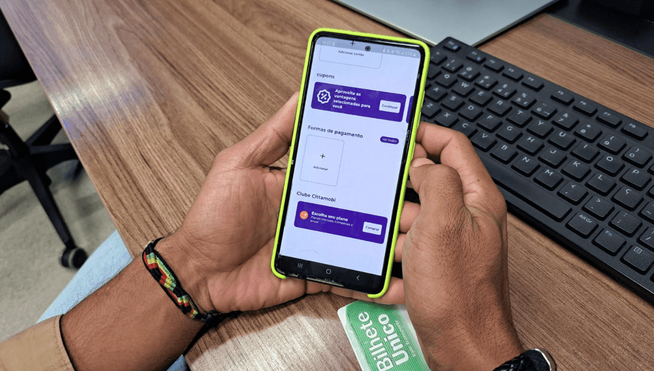 Usuários podem comprar créditos pelo celular com taxa de R$ 0,99 e pagamento instantâneo via Pix
