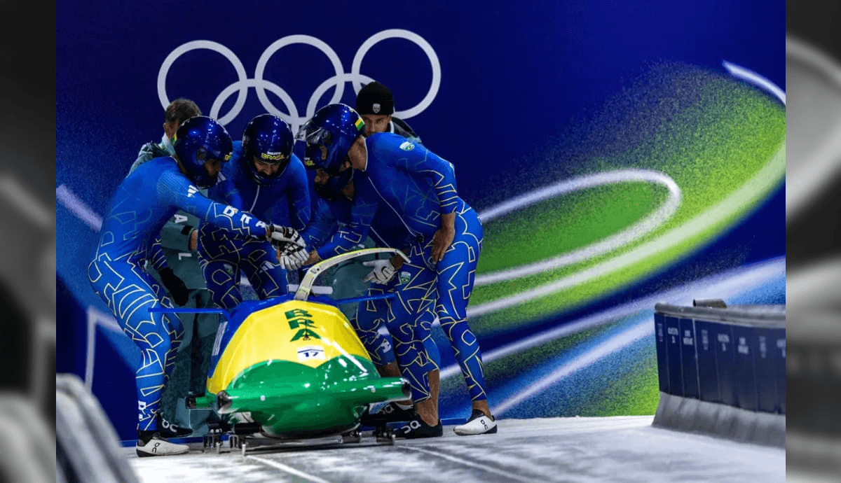 Equipe brasileira de bobsled em ação
