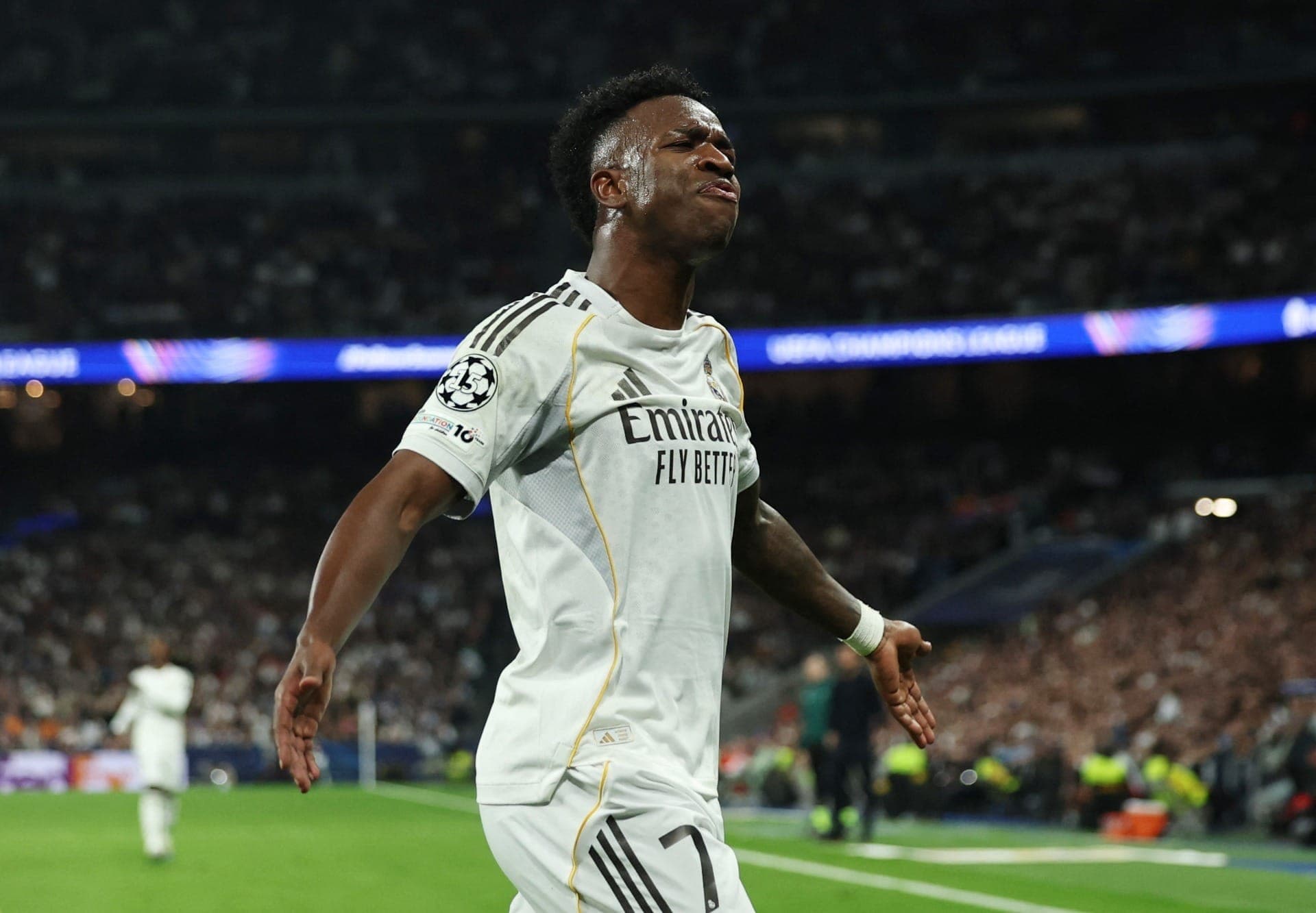 Vini Jr. durante partida contra o Benfica