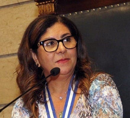 Claudia Marcia de Carvalho Soares
