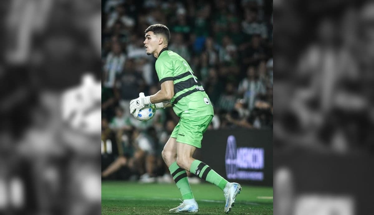 Goleiro deve ficar fora do time por 90 dias