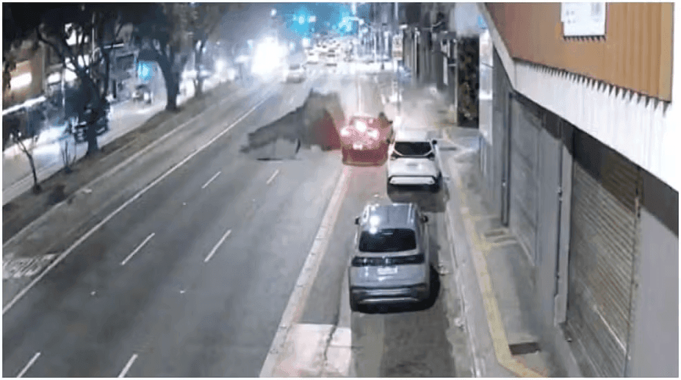 Cratera na rua da Consolação 