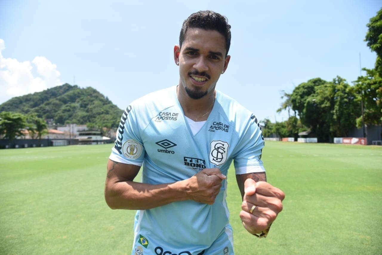 Lucas Veríssimo está próximo de reforçar o Santos
