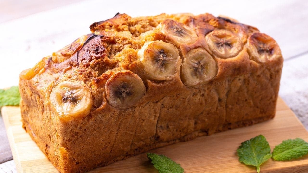 Bolo de banana com caramelo