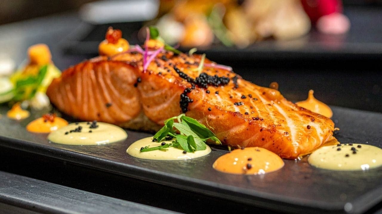 Salmão feito com marinada oriental
