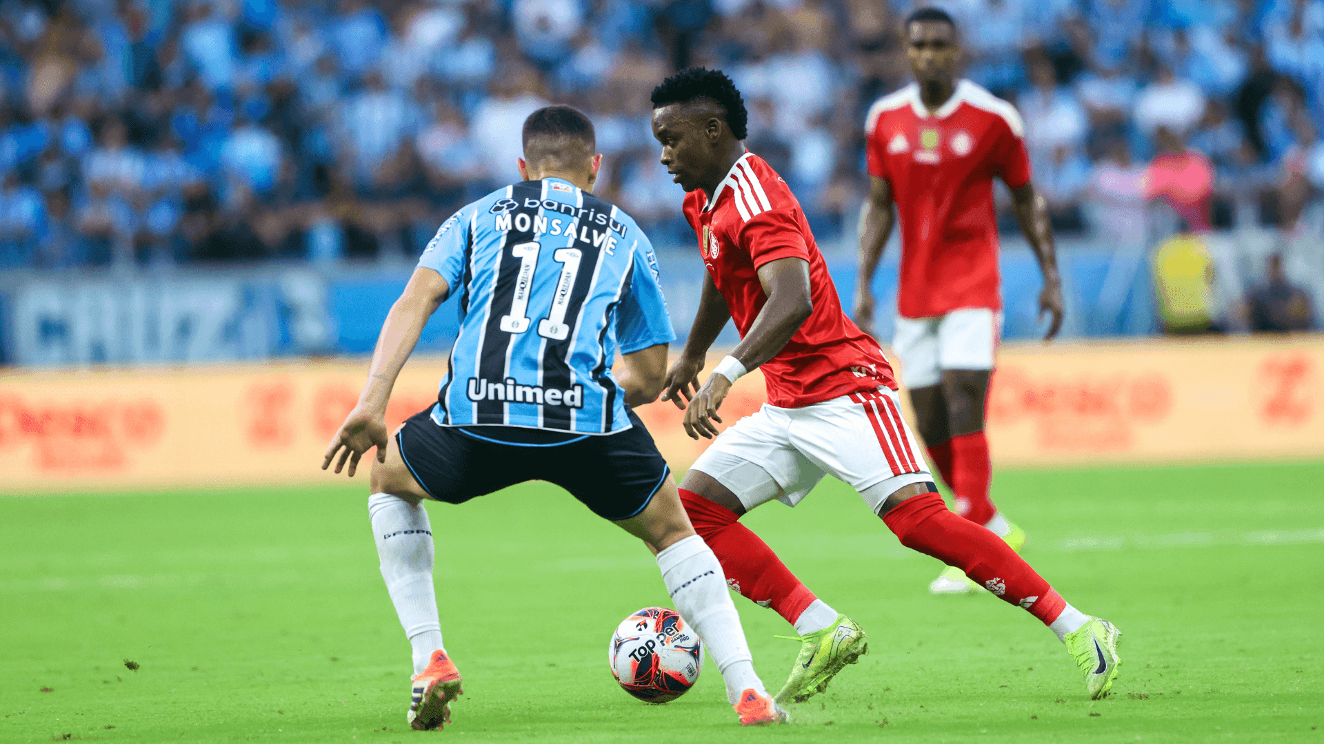 Gre-Nal: Inter e Grêmio fazem clássico direto para subir no Brasileirão