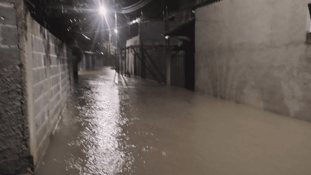 Chuva causa estrago e deixa 10 pessoas desabrigadas em Guaratinguetá