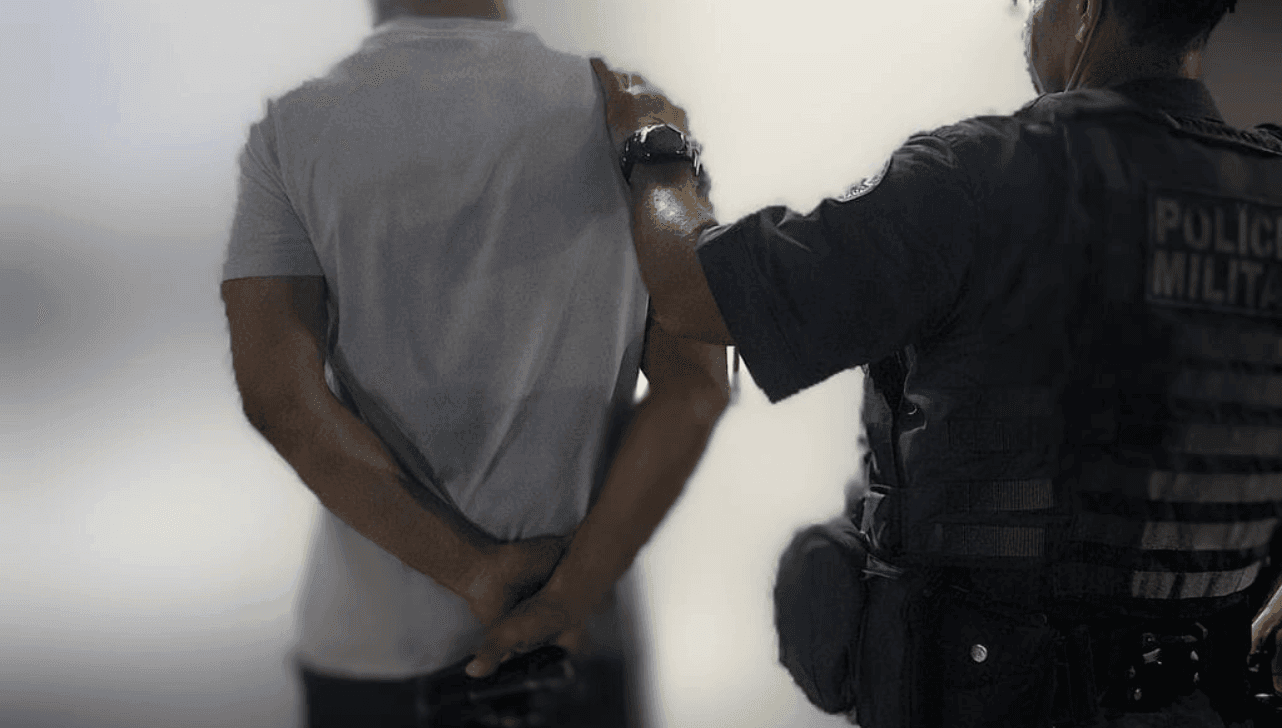O homem foi preso por violência doméstica