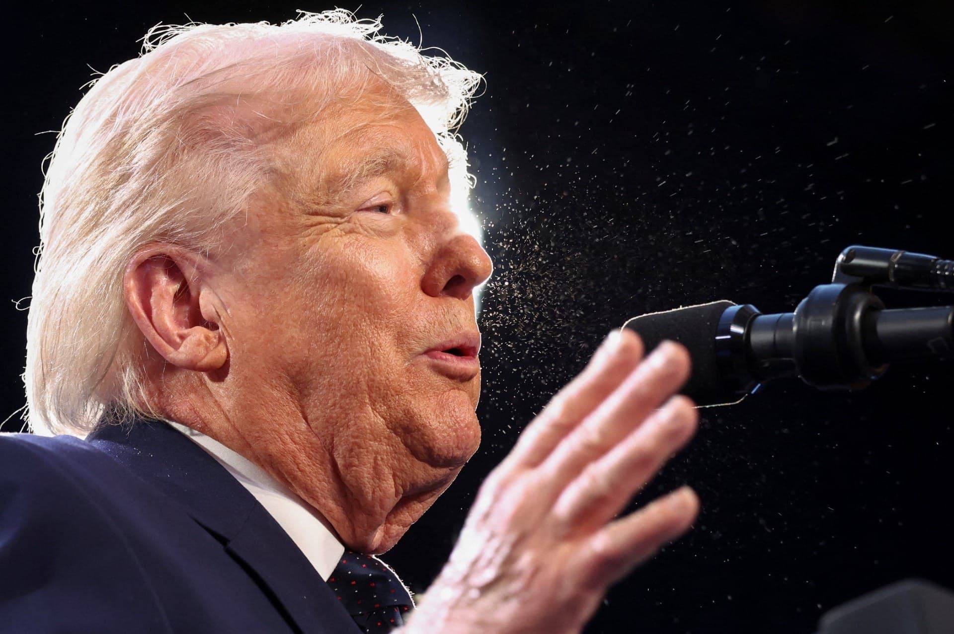 Trump discursa 