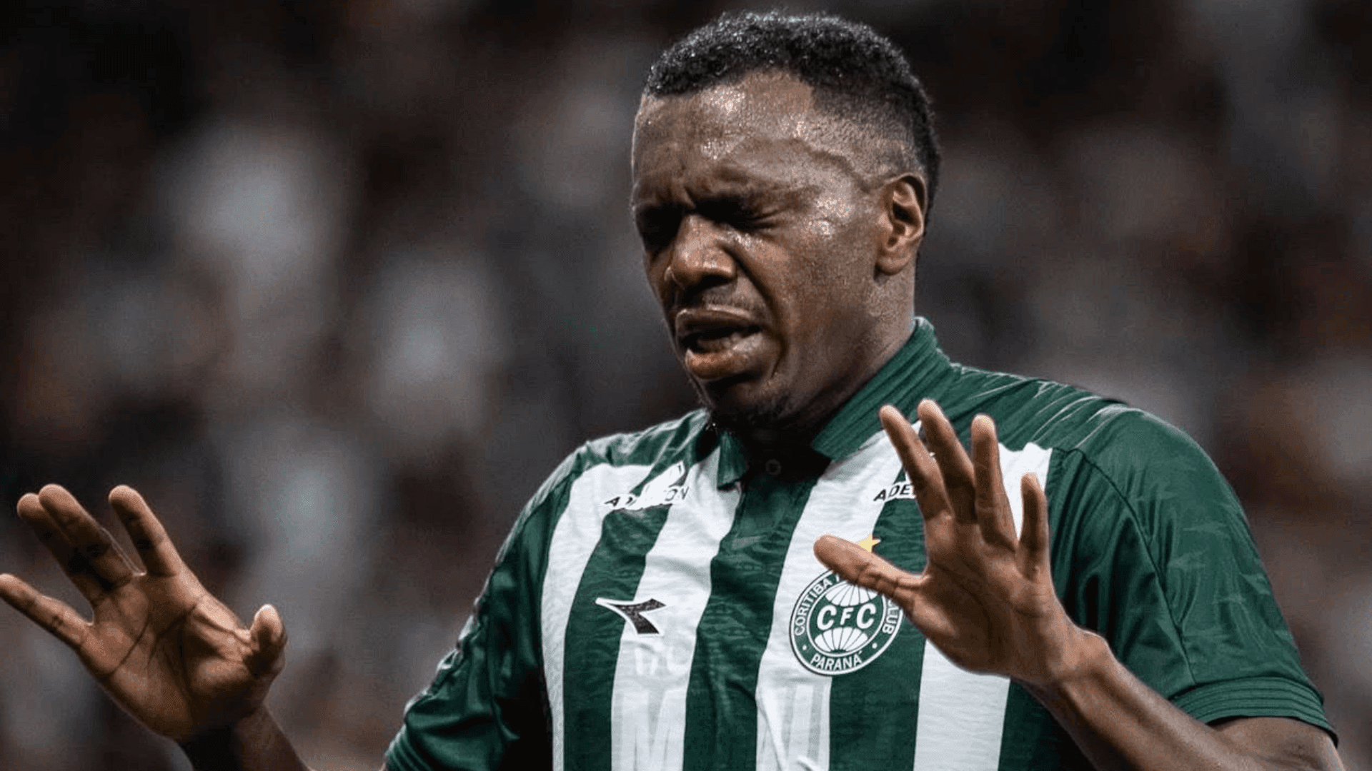 Jacy dedica gol a sua falecida mãe 