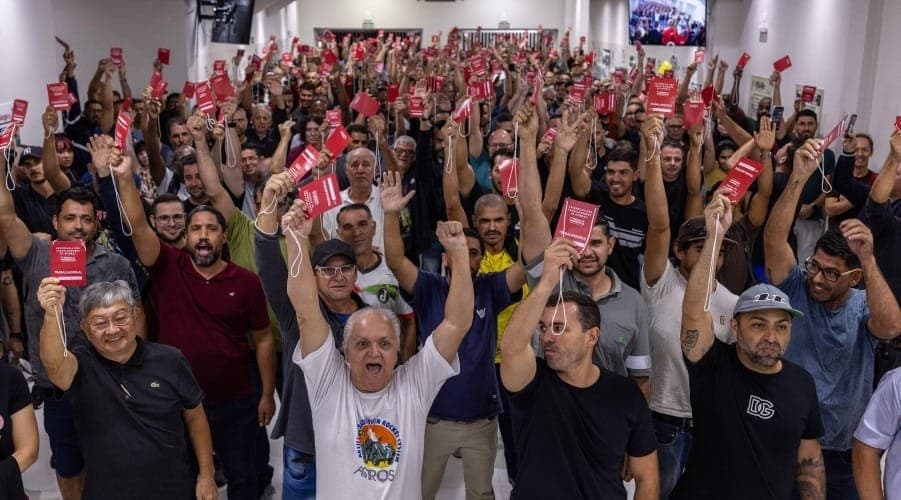 Trabalhadores aprovam proposta para retomada da Avibras e encerram greve