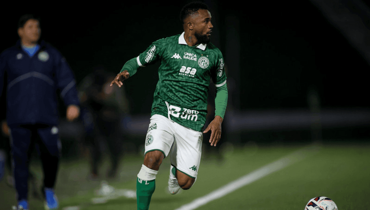 Cicinho antecipa a saída do Bugre