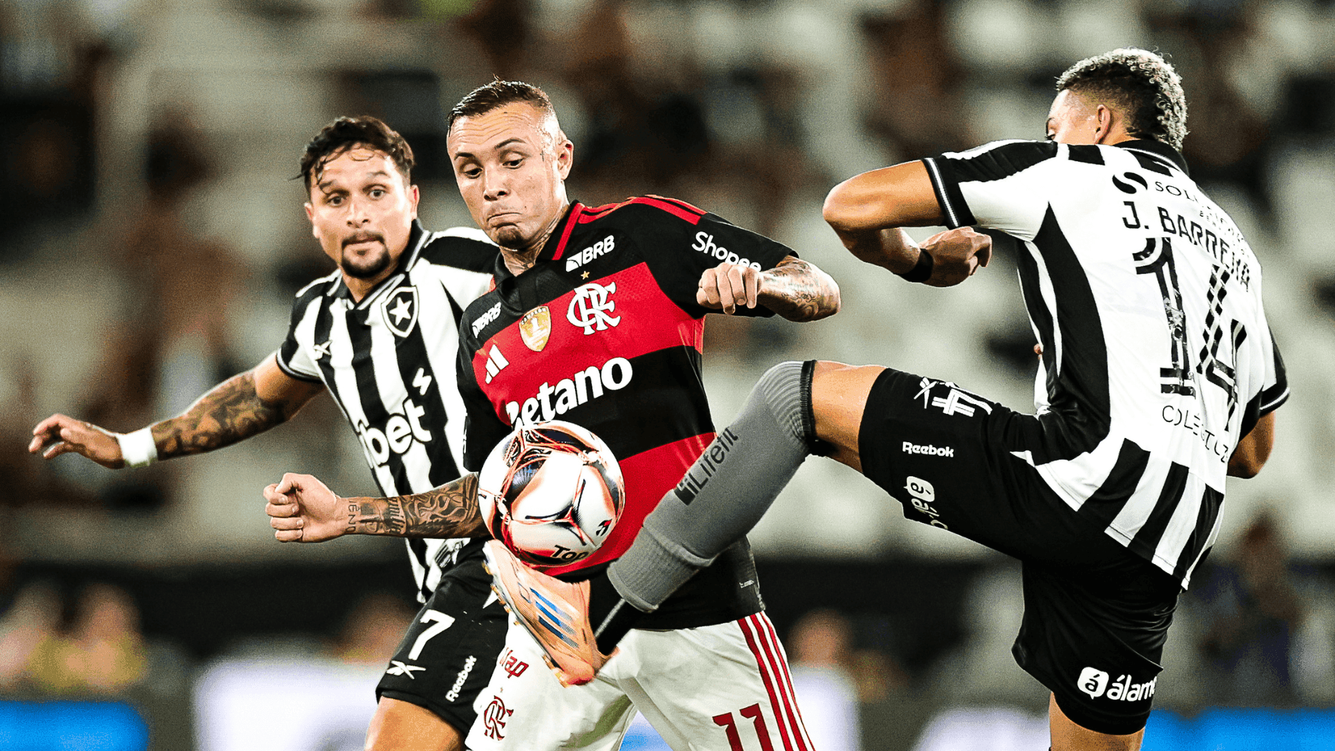 Flamengo visita o Botafogo neste sábado (14)