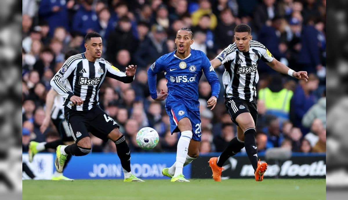 João Pedro durante partida do Chelsea