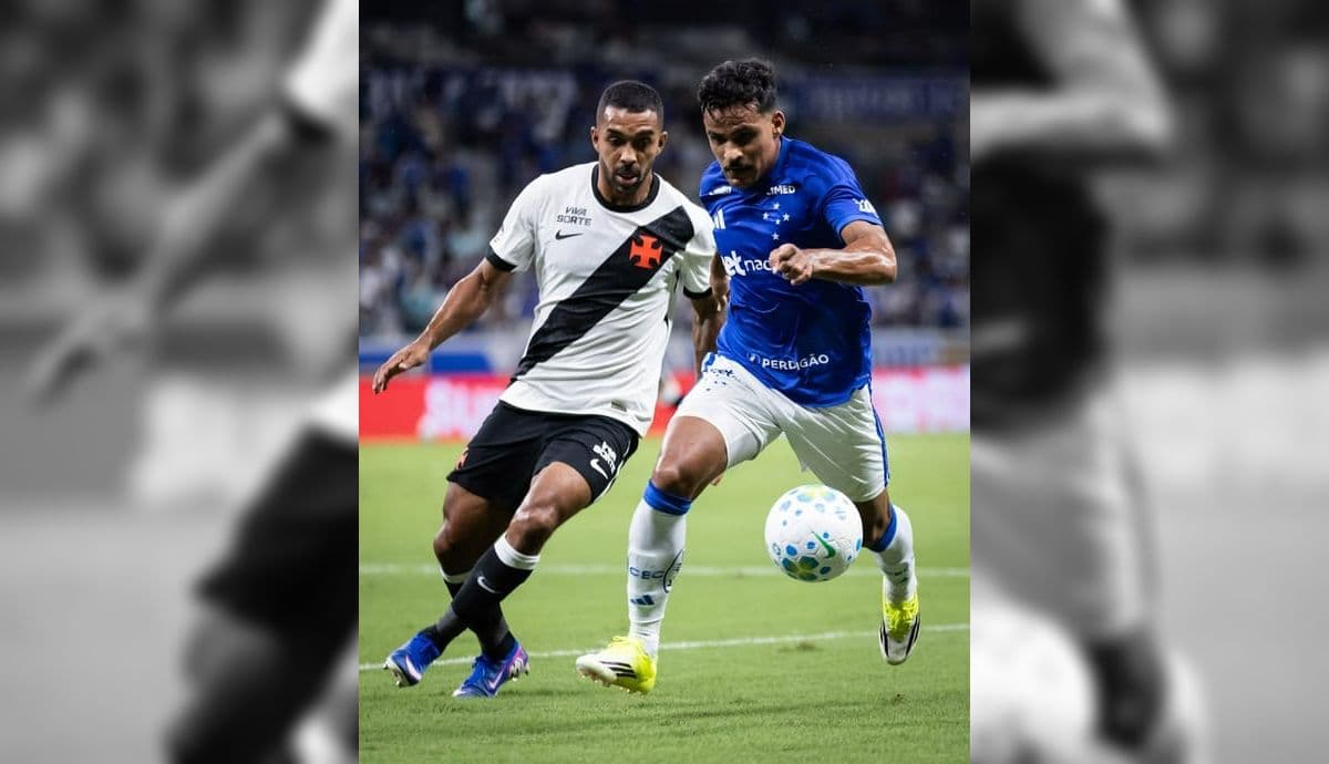 Vasco e Cruzeiro em jogo disputado no Mineirão