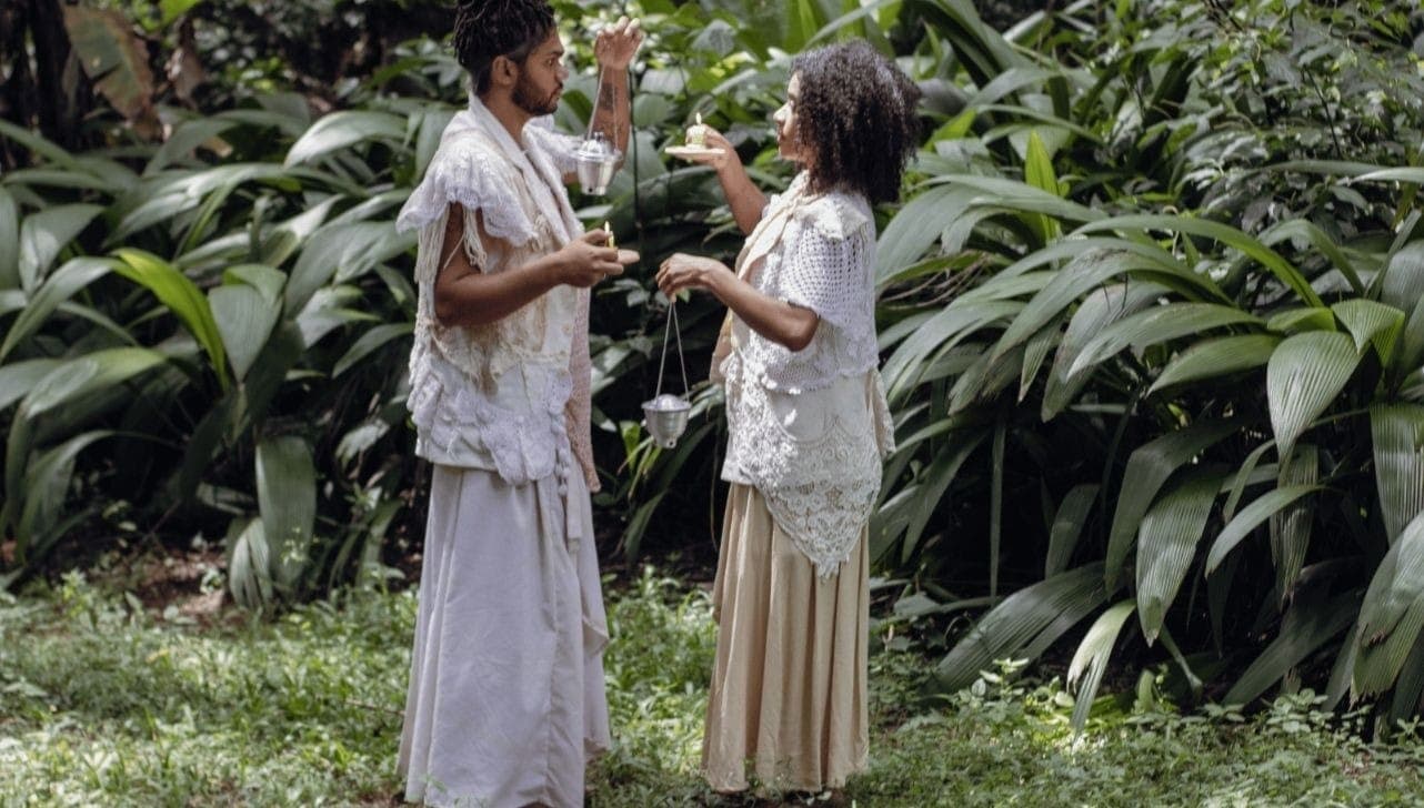 Atores Jhonatan Cardim e Fabiana Souza