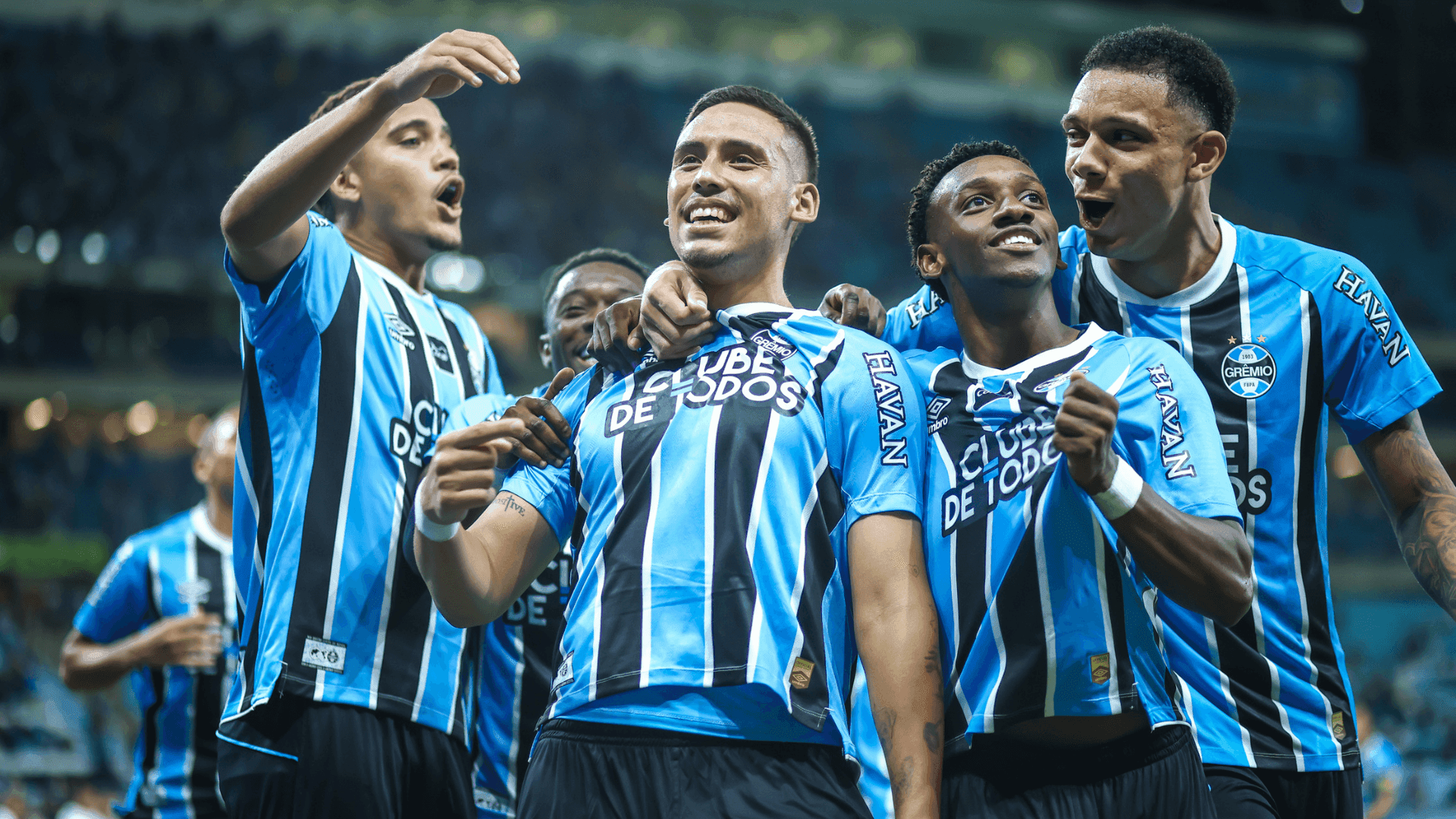 Grêmio visita Chape nesta segunda-feira (16)