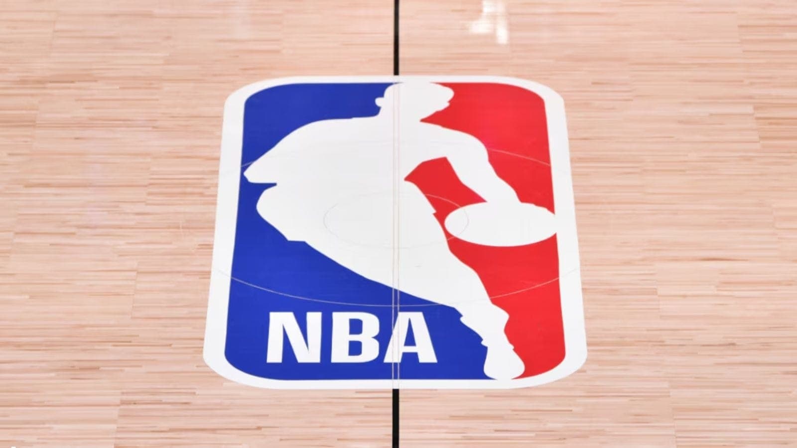 Logo da NBA em quadra