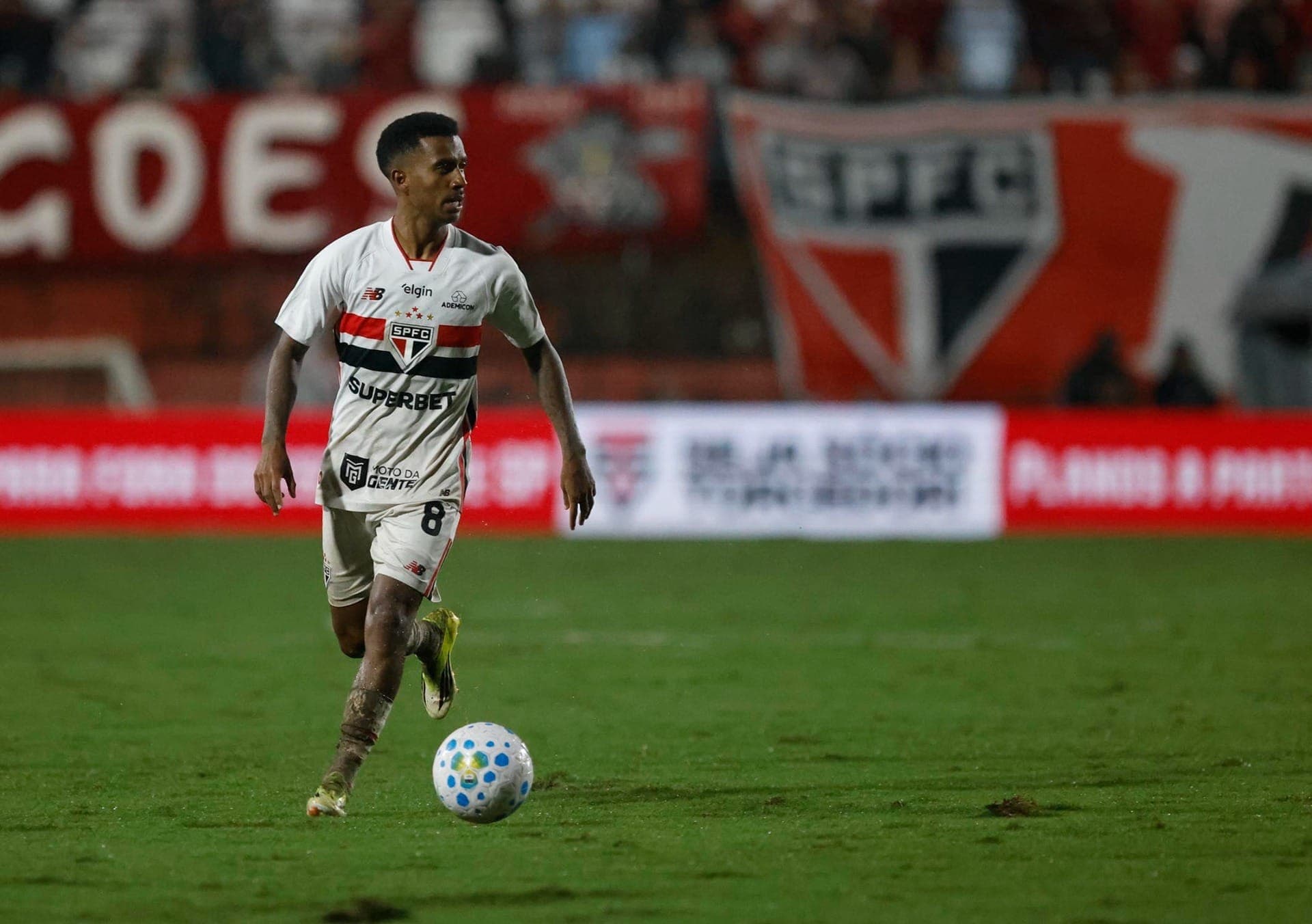 Marcos Antônio é o "motorzinho" do São Paulo