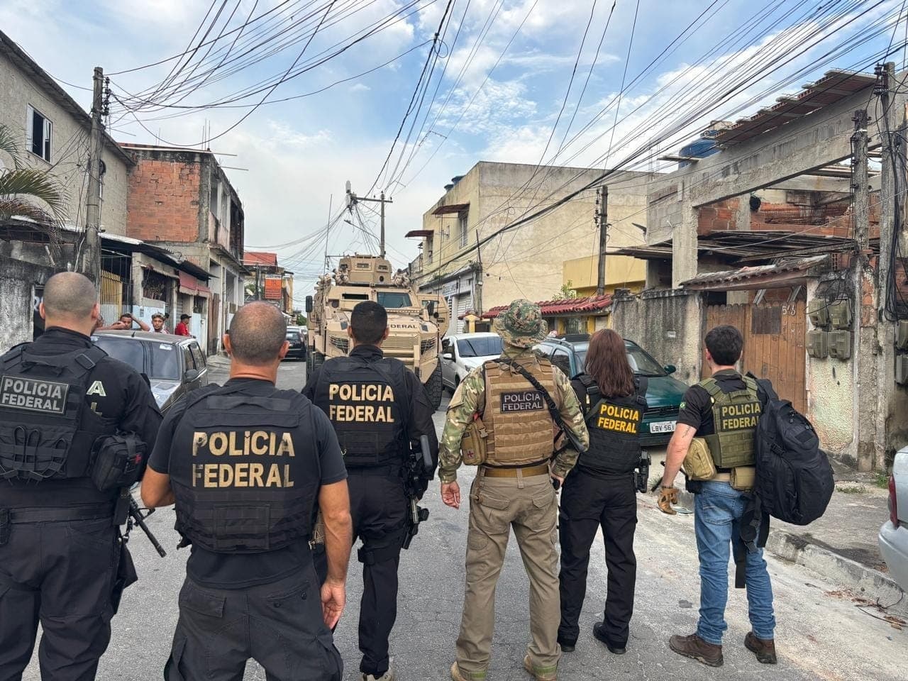 Polícia Federal cumpre mandatos em São Gonçalo 