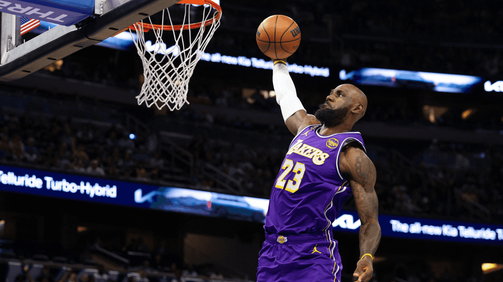 Lebron James em ação pelo Lakers