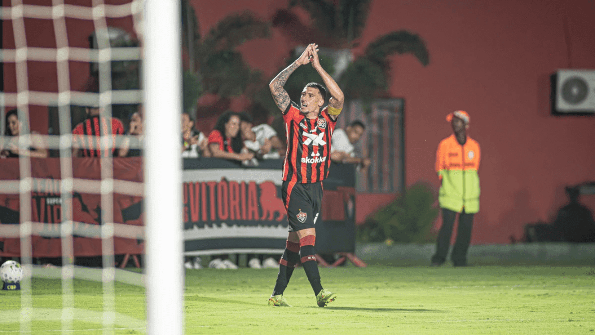 Vitória vence o Mirassol no Barradão