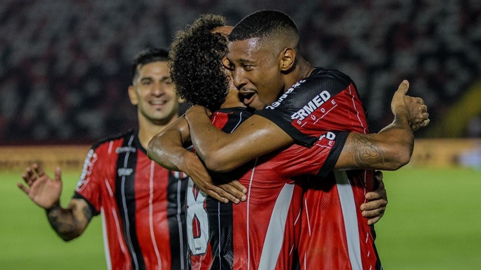 Botafogo goleou o Fortaleza na estreia